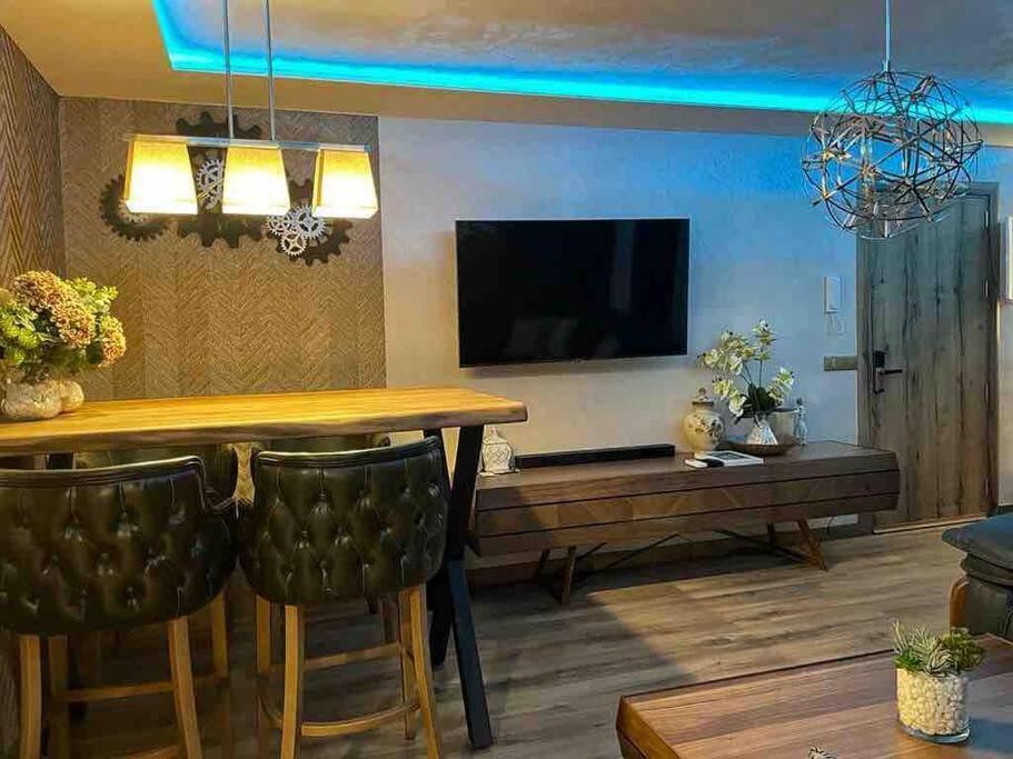 New Luxury 3-Bedroom Apartment 세고비아 외부 사진